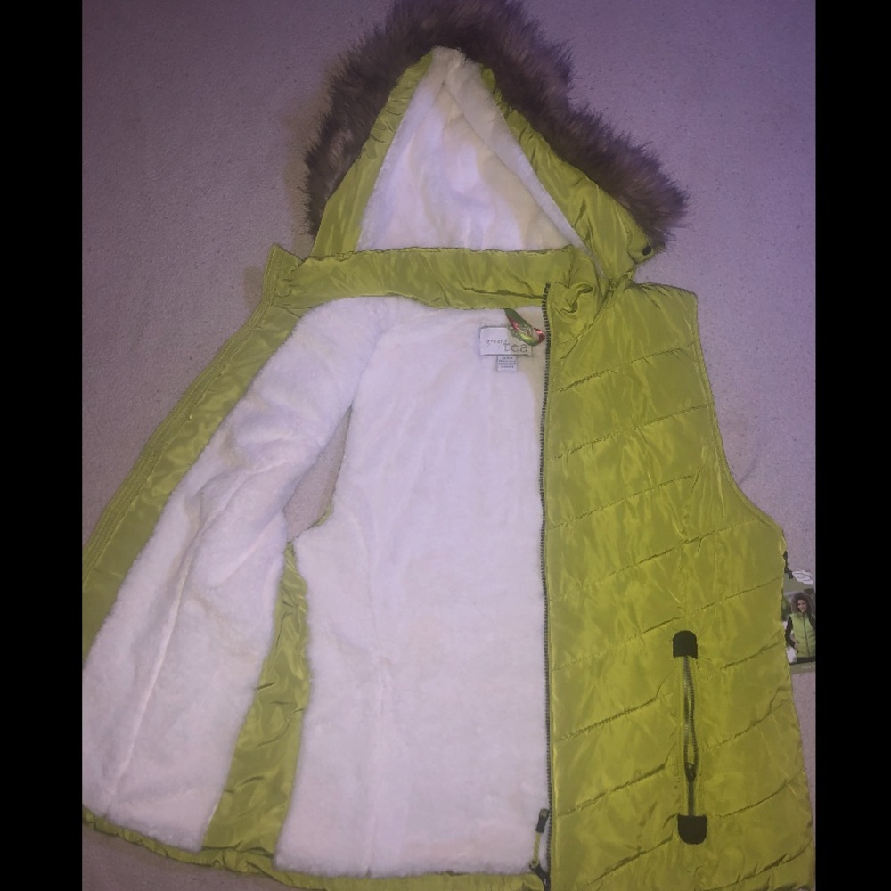 GreenTea Women’s Puffer Vest (NEW) - Picture 3 of 8